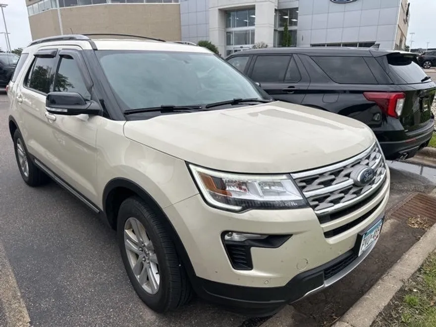 2018 Ford Explorer XLT photo 1
