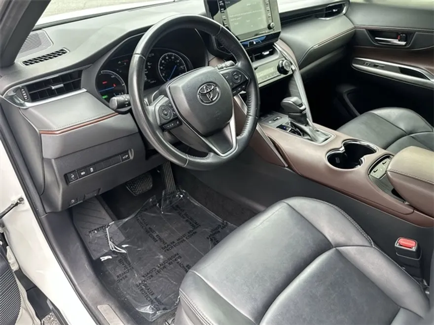 2022 Toyota Venza XLE photo 1