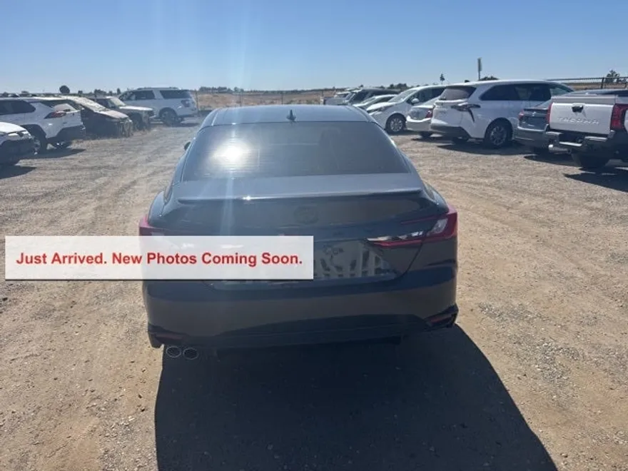 2025 Toyota Camry SE photo 1