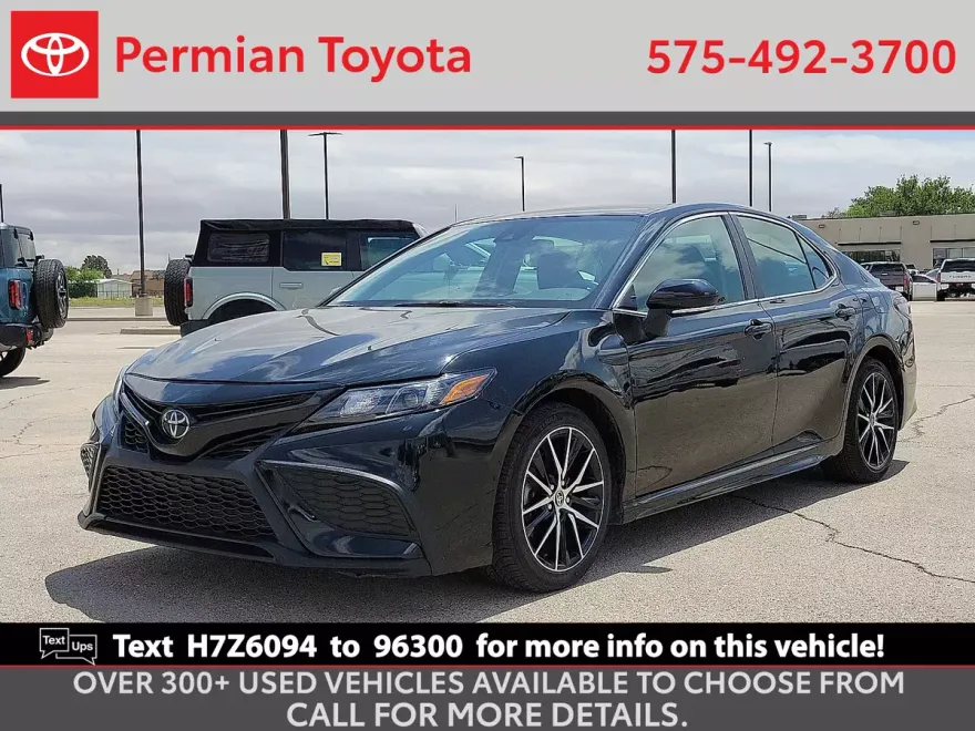 2023 Toyota Camry SE photo 1