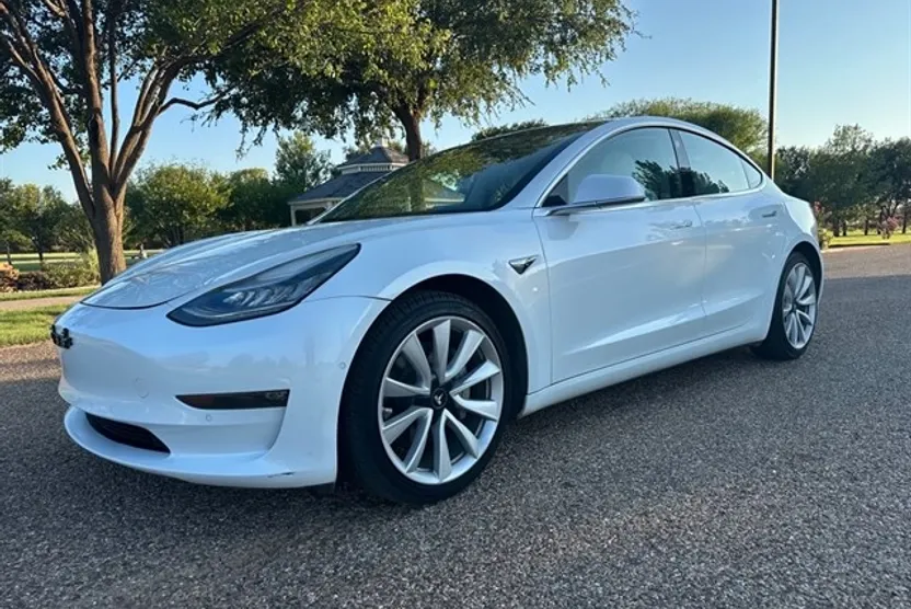 2018 Tesla Model 3 Mid Range photo 1