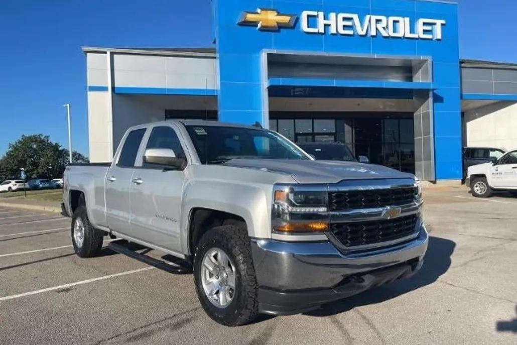 2018 Chevrolet Silverado 1500 LT1 photo 1