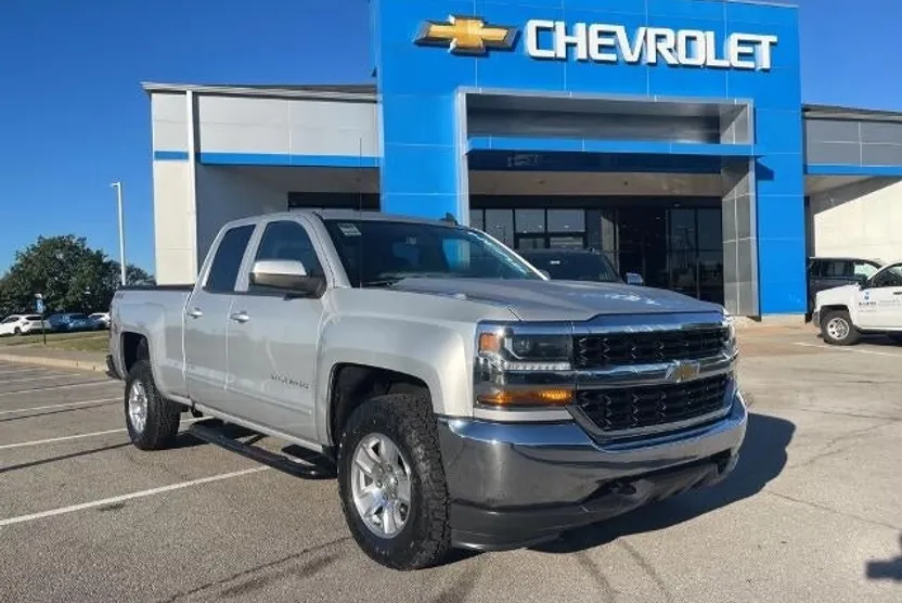 2018 Chevrolet Silverado 1500 LT1 photo 1