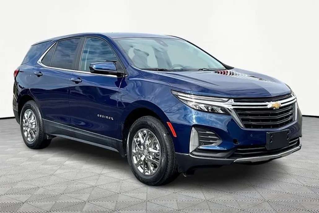 2022 Chevrolet Equinox LT photo 1