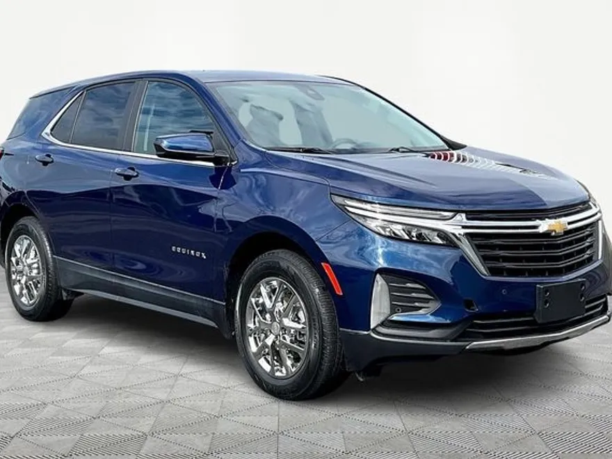 2022 Chevrolet Equinox LT photo 1