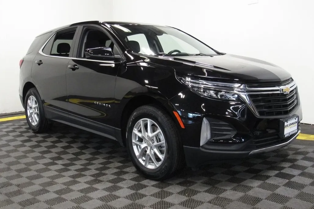 2022 Chevrolet Equinox LT photo 1