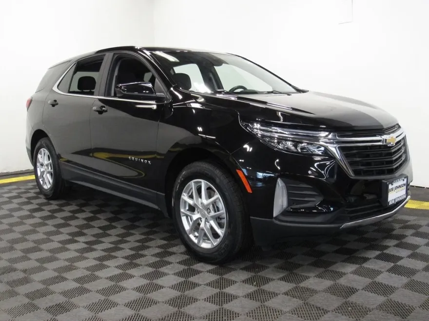 2022 Chevrolet Equinox LT photo 1