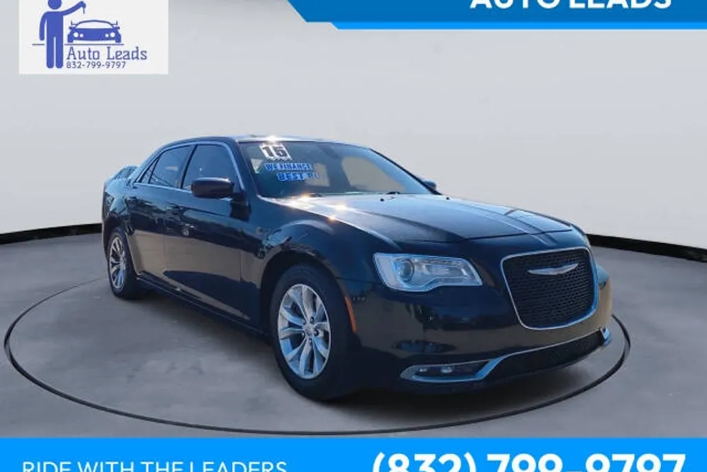 2015 Chrysler 300 Limited photo 1