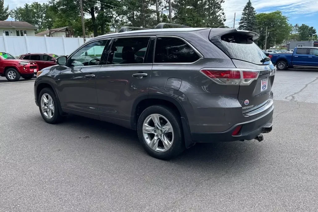 2015 Toyota Highlander Limited photo 1