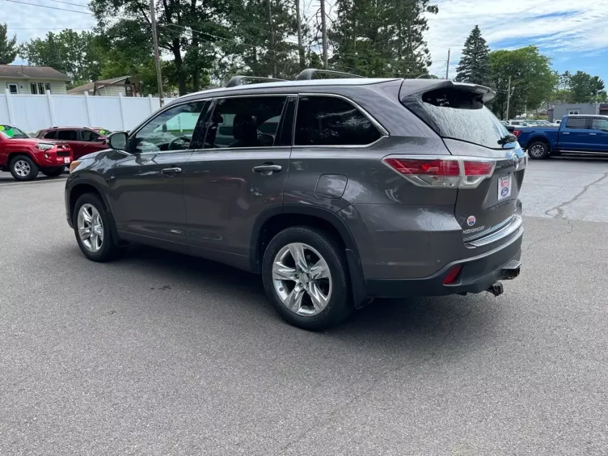 2015 Toyota Highlander Limited photo 1