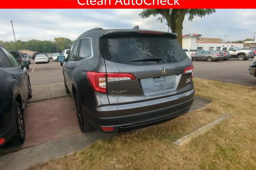 2022 Honda Pilot Special Edition photo 1