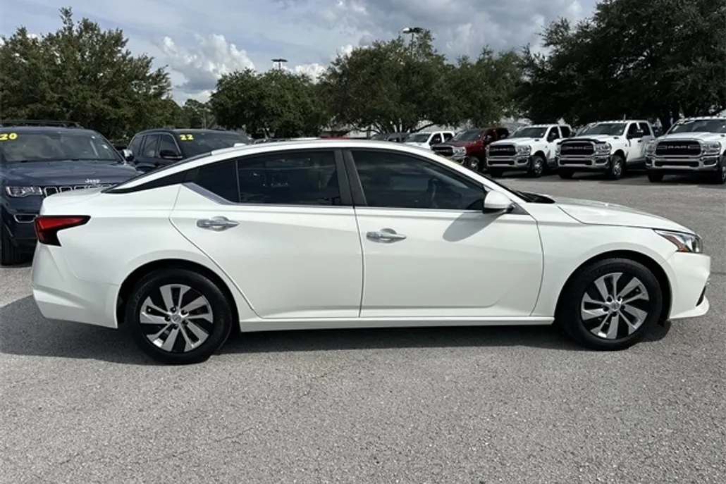 2019 Nissan Altima 2.5 S photo 1