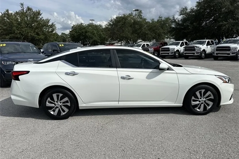 2019 Nissan Altima 2.5 S photo 1