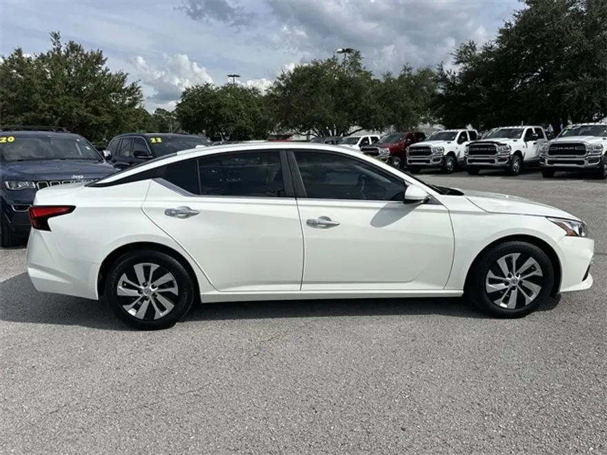 2019 Nissan Altima 2.5 S photo 1