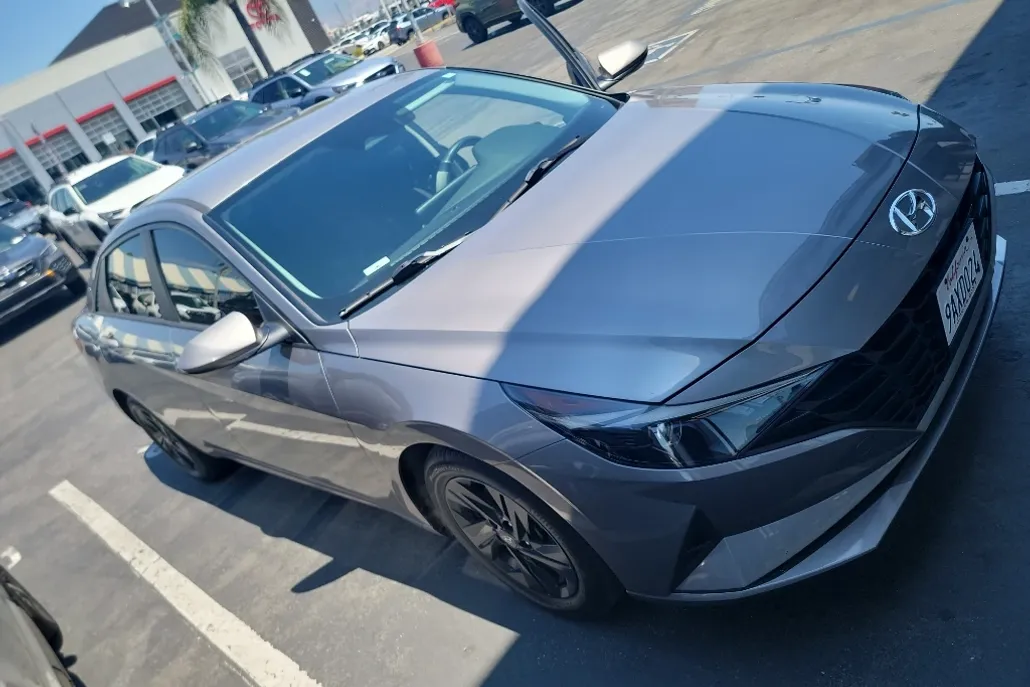 2022 Hyundai Elantra SEL Convenience photo 1