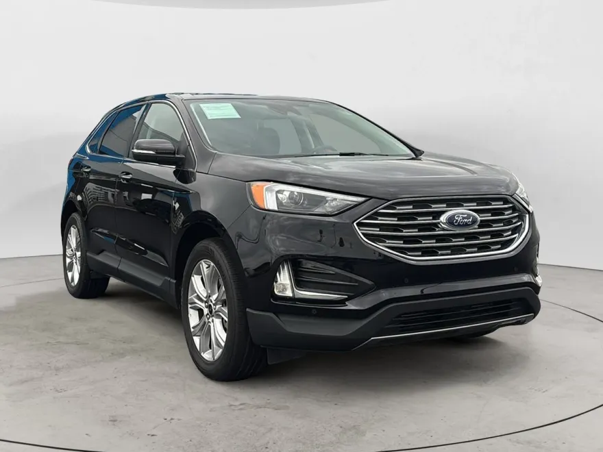 2023 Ford Edge Titanium photo 1