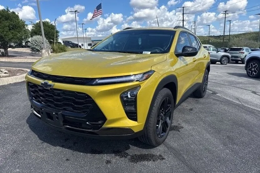2025 Chevrolet Trax ACTIV photo 1