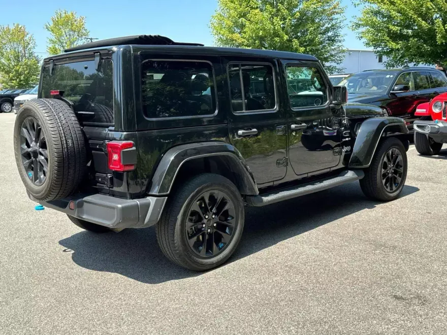 2023 Jeep Wrangler 4xe Sahara photo 1