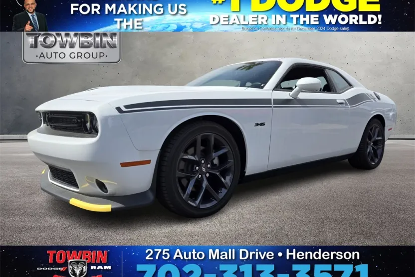 2023 Dodge Challenger R/T photo 1