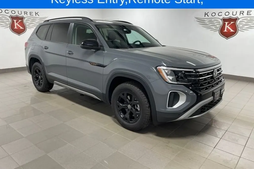 2025 Volkswagen Atlas Peak Edition SE photo 1
