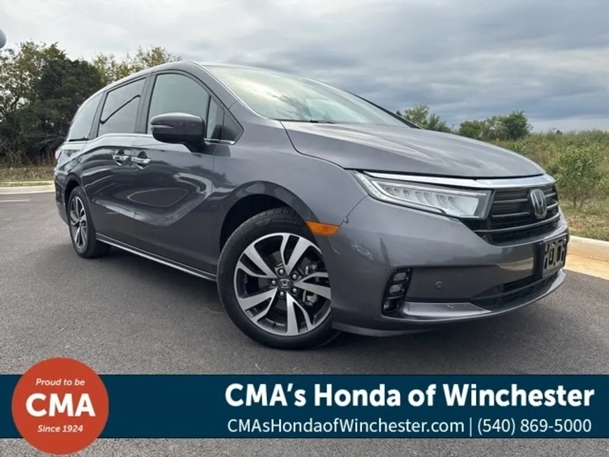 2024 Honda Odyssey Touring photo 1