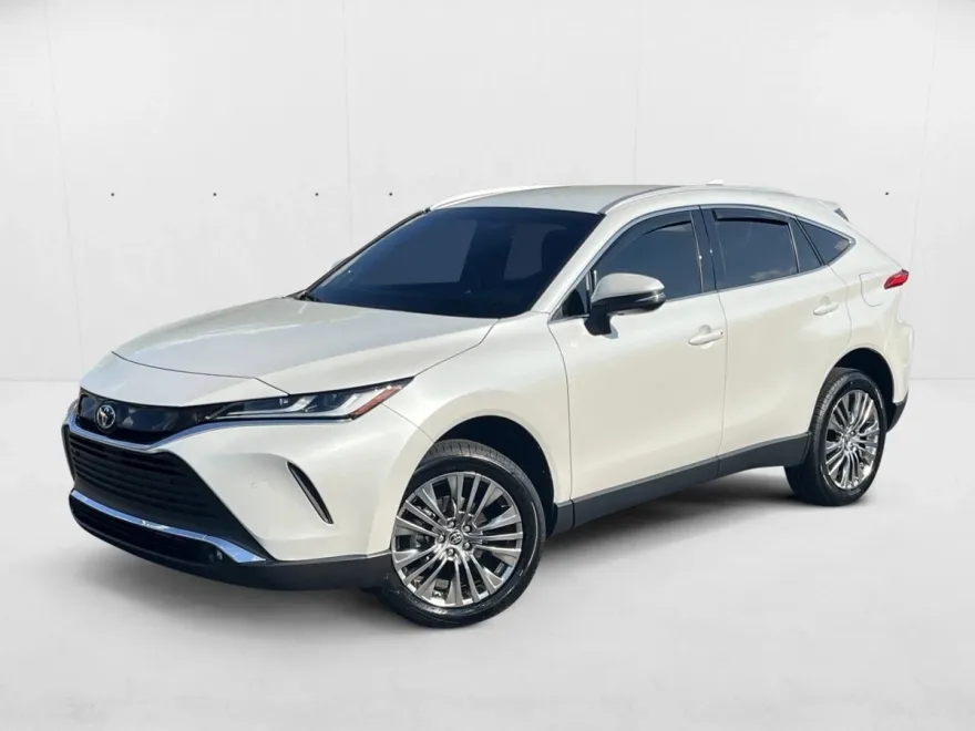 2024 Toyota Venza XLE photo 1