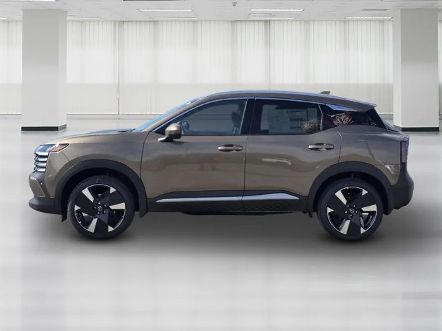 2025 Nissan Kicks SR photo 1