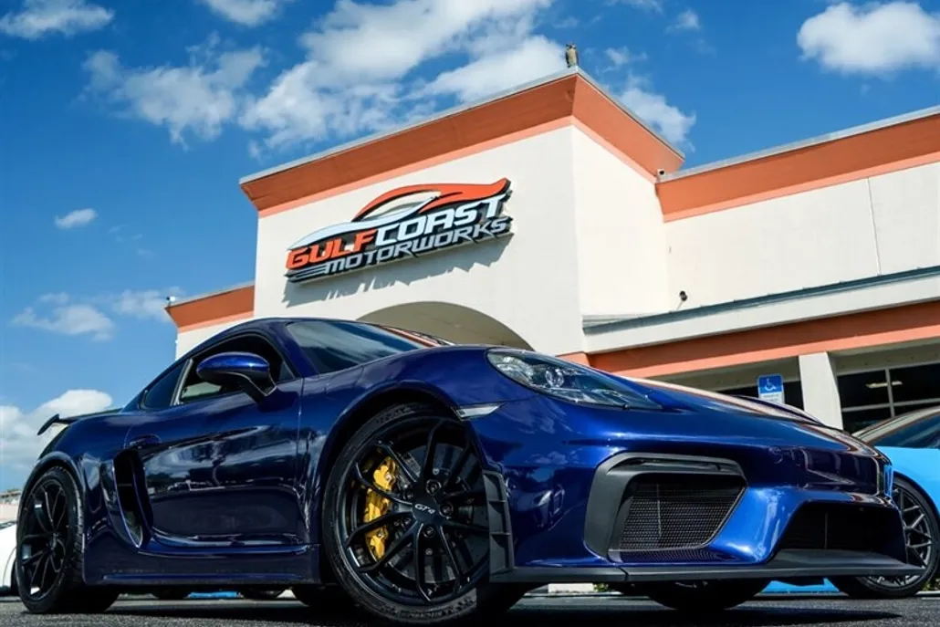 2021 Porsche Cayman GT4 photo 1