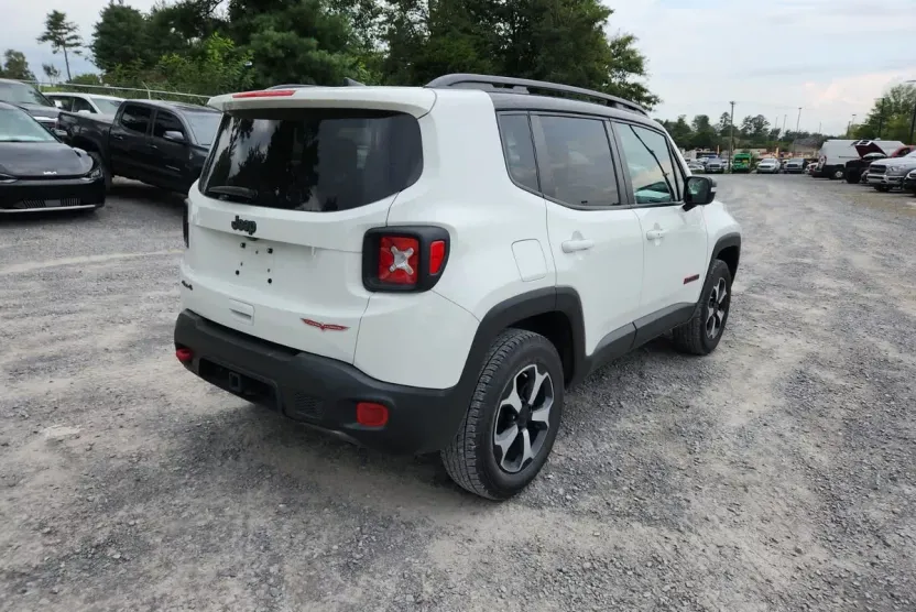 2021 Jeep Renegade Trailhawk photo 1