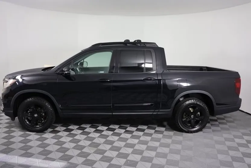2023 Honda Ridgeline Black Edition photo 1