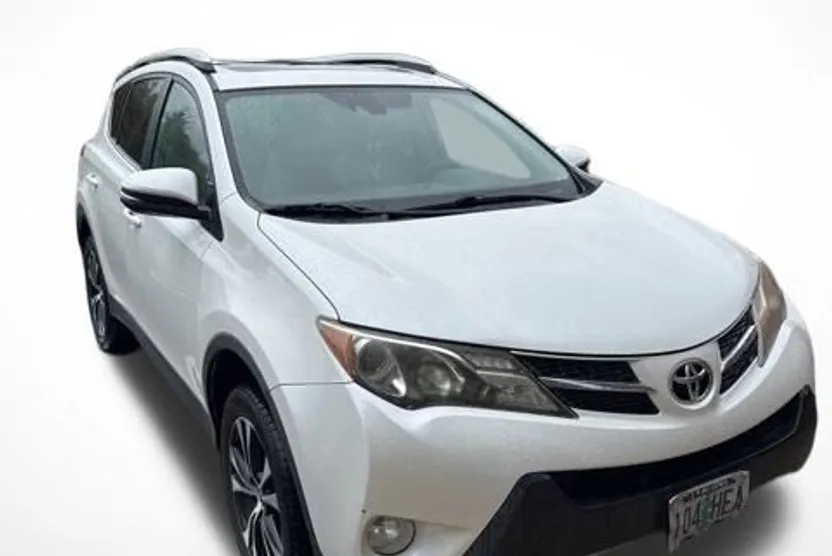 2015 Toyota RAV4 Limited photo 1