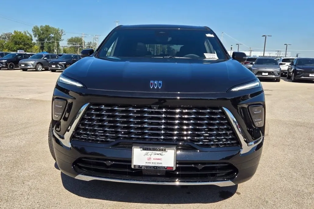 2026 Buick Enclave Avenir photo 1