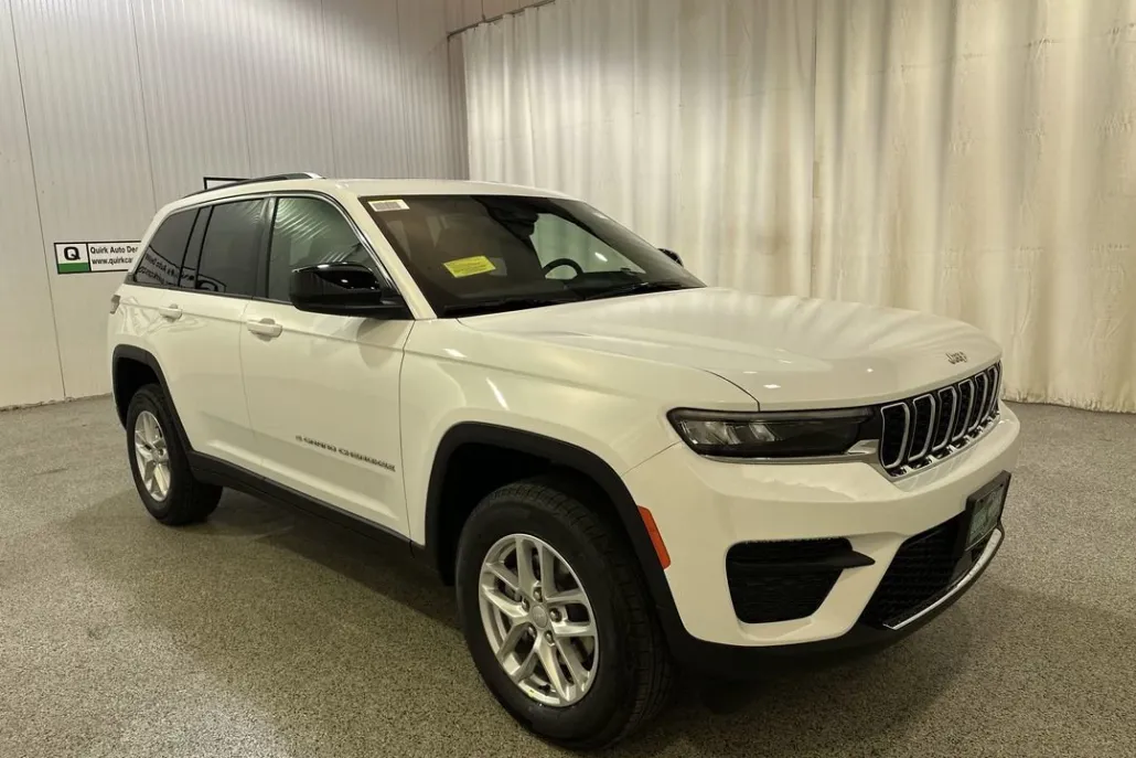 2025 Jeep Grand Cherokee Laredo X photo 1