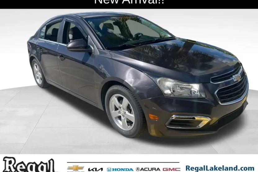 2016 Chevrolet Cruze LT photo 1