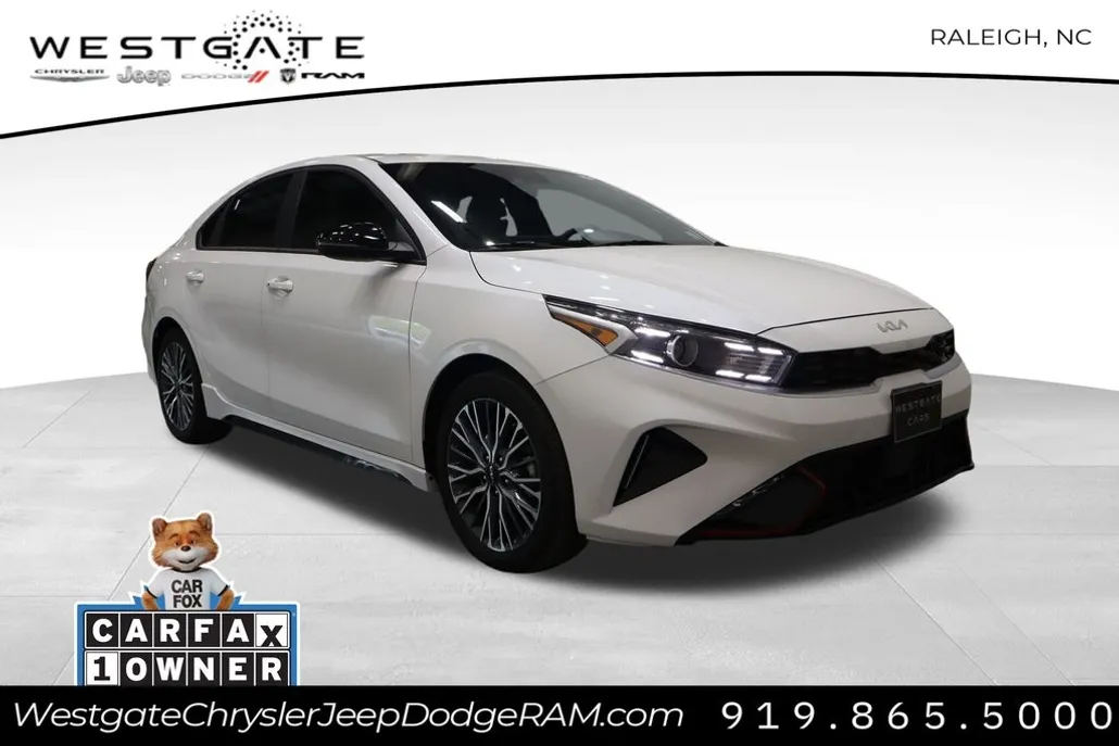 2023 Kia Forte GT-Line photo 1