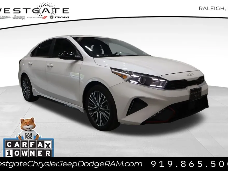 2023 Kia Forte GT-Line photo 1