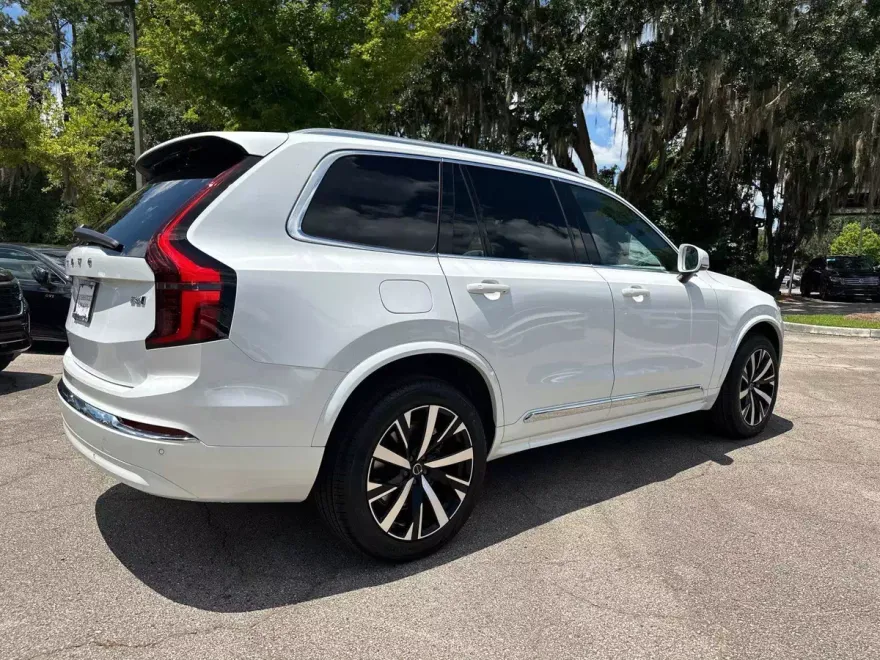 2026 Volvo XC90 Core photo 1