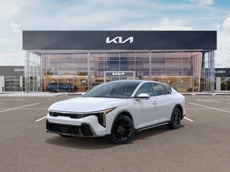 2025 Kia K4 GT-Line Turbo photo 1