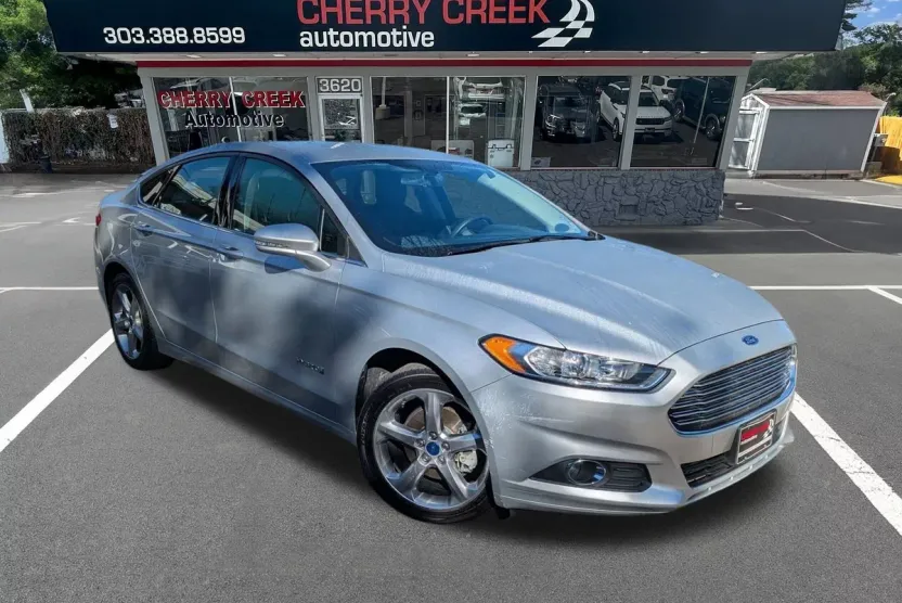 2014 Ford Fusion Hybrid SE photo 1
