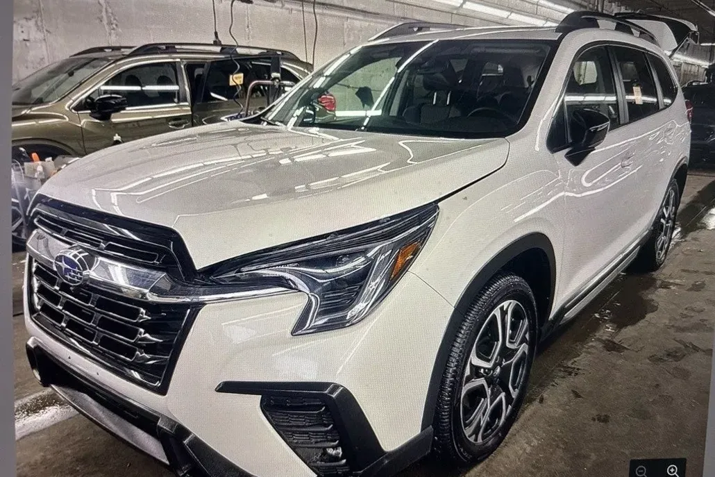 2024 Subaru Ascent Limited photo 1