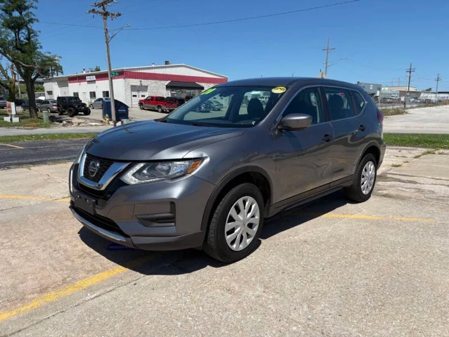 2020 Nissan Rogue S photo 1