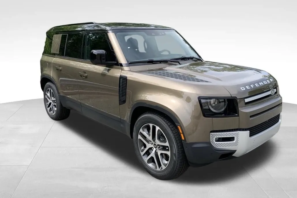 2025 Land Rover Defender 110 S photo 1