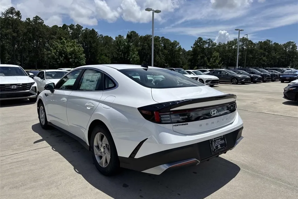 2025 Hyundai Sonata SE photo 1