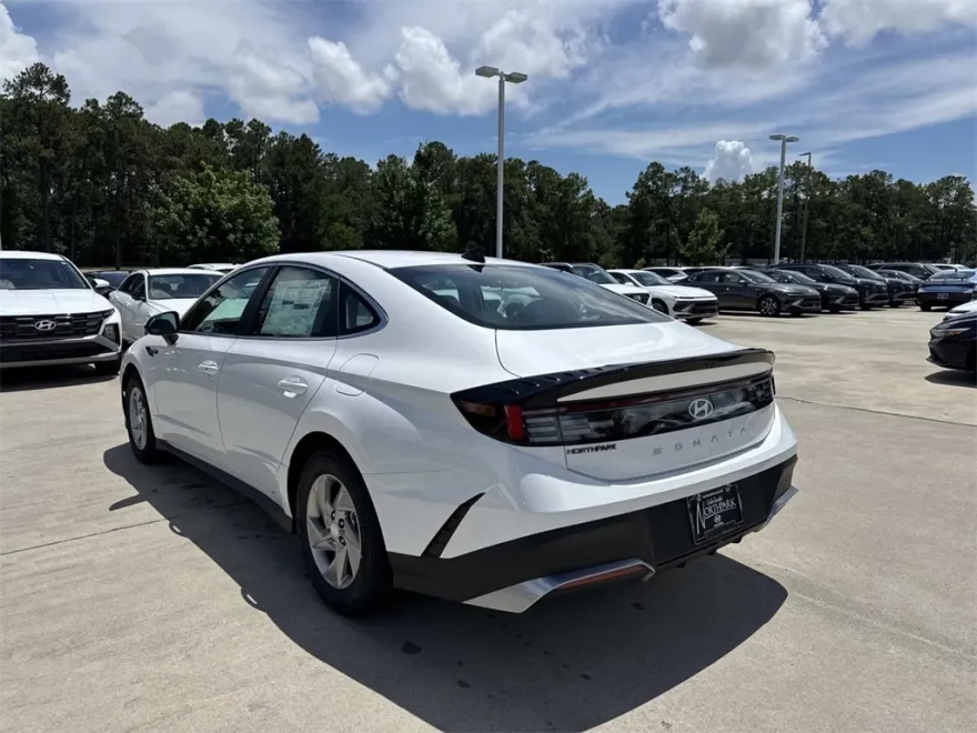 2025 Hyundai Sonata SE photo 1