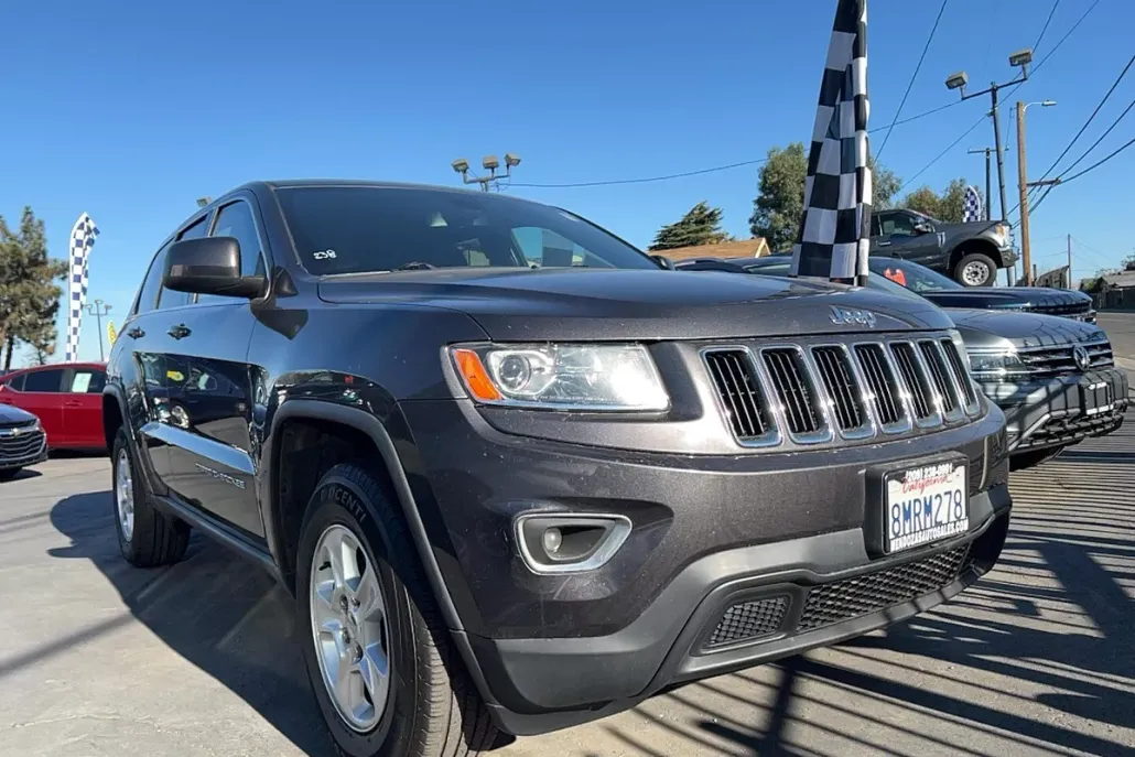 2016 Jeep Grand Cherokee Laredo photo 1