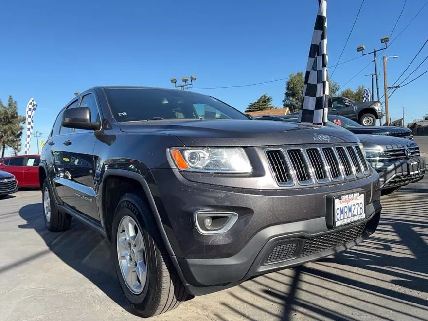 2016 Jeep Grand Cherokee Laredo photo 1