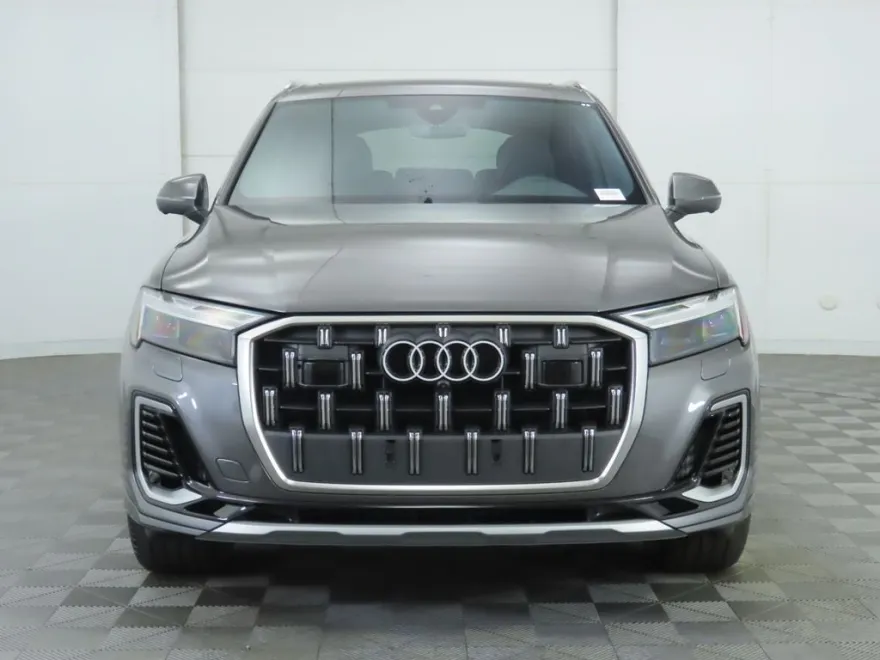2025 Audi Q7 55 Premium Plus photo 1