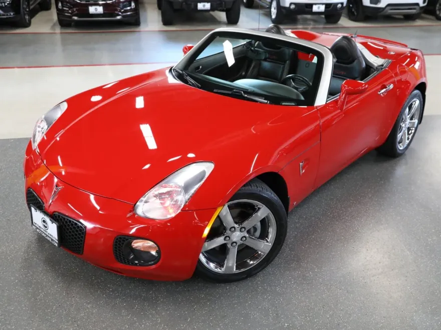 2008 Pontiac Solstice Convertible photo 1