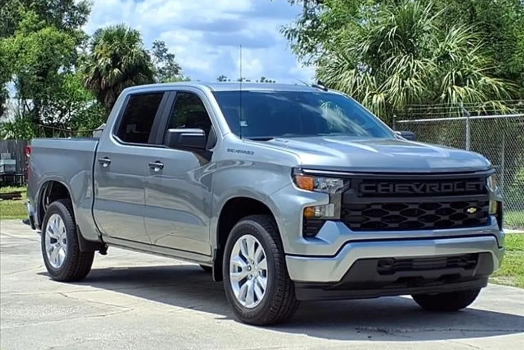 2026 Chevrolet Silverado 1500 Custom photo 1