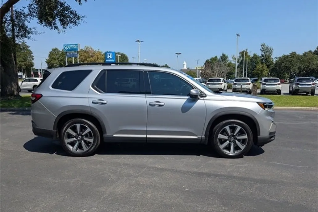2025 Honda Pilot Touring photo 1